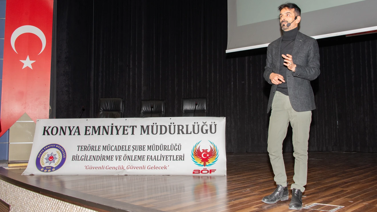 Selçuk Üniversitesinde terörle mücadele konusunda farkındalık konferansı 